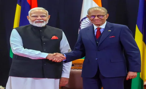 PM Narendra Modi meets Mauritius PM Dr Navin Ramgoolam in Victoria