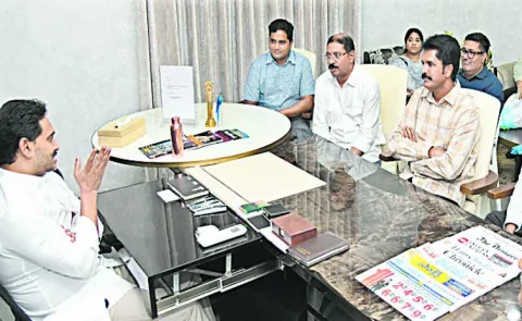 Doctors explained the current situation in the state to YS Jagan