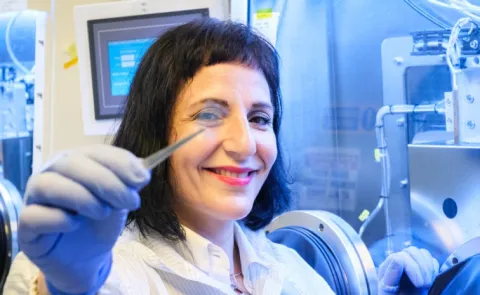 New Perovskite Solar Cells Turn Glass Windows Into Power14