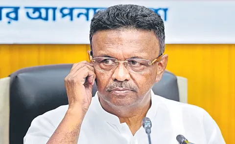 Trinamool Congress is facing a major internal rebellion in West Bengal