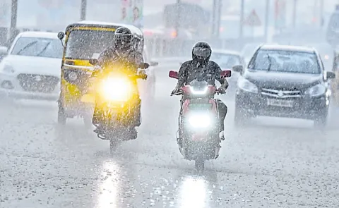 Light to moderate rains in Telangana