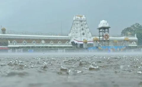 Heavy rain in Tirumala Difficulties for devotees