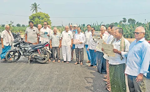 Farmers agitation on Seed Access Road