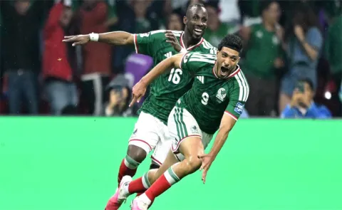 Mexico oust Ecuador for 1st World Cup knockout win in 40 years