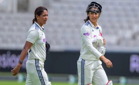 England finished strong and bowled India out for 285 In 1st Innings
