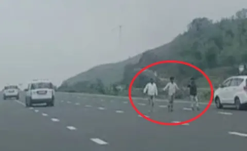 ratlam delhi mumbai expressway nitin gadkari security breach villagers protest