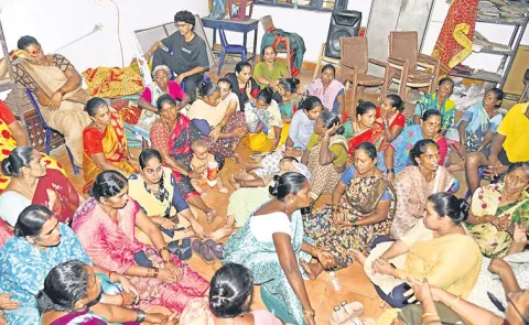 YS Jagan To Visit Jabbar Thota Over Visakhapatnam Fishermen Tragedy