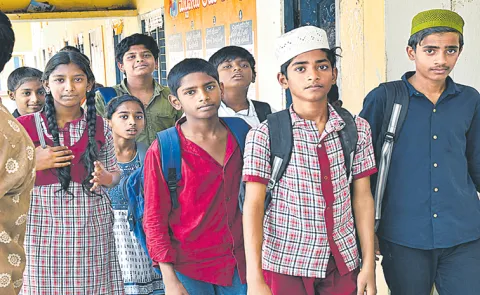 Books, Uniforms not available to more than one lakh students in Telangana