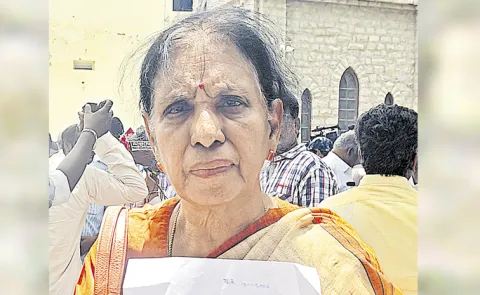  Ex-Minister Shanakkayala Aruna alleges missing voter details