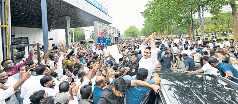 YS Jagan Fires On Chandrababu Govt negligence about Fishermens deaths