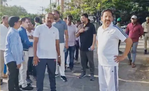 GHMC Commissioner And Sajjanar Review At KBR Park Traffic