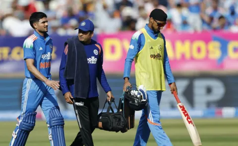 Key Update-Shubman-Gill Will-Play-2nd ODI After-Retd-Hurt-1st Match
