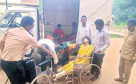 Alluri And Pedabayalu Due To No Roads And Ambulance Unavailable