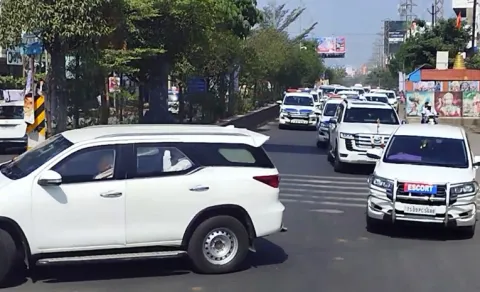 Bandi Sanjay's Convoy Narrowly Escapes Accident