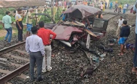 West Bengal Murshidabad Train Hit School Van
