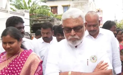 Guntur Incident: Ysrcp Leaders Visit Woman Victim
