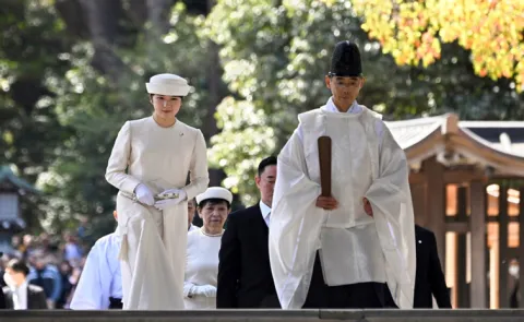 Japanese Parliament relaxes royal succession rules