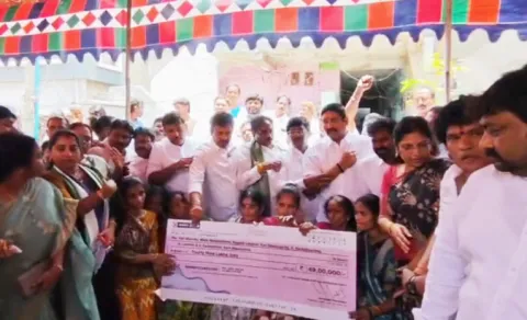 Vizag Boat Tragedy: Ysrcp Financial Assistance To Fishing Families