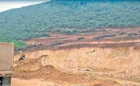 Illegal mining being run in the name of a follower of CM Ramesh