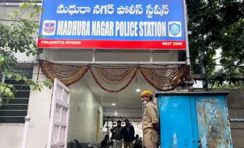 Telangana High Court Fire On Madhuranagar SI