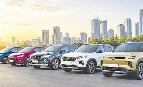June Monthly Car Sales at 4 Lakh Units