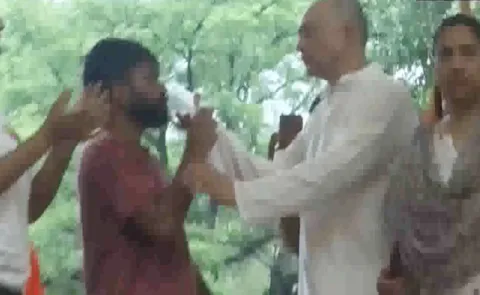 Abhijeet Dipke ended his  hunger strike at Jantar Mantar
