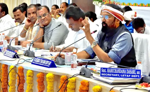 Ministers Komatireddy and Uttam Kumar Reddy Assess El Nino Preparedness