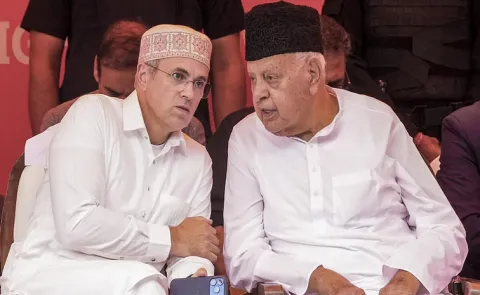 CM Omar Abdullah Leads NC Protest In Delhi