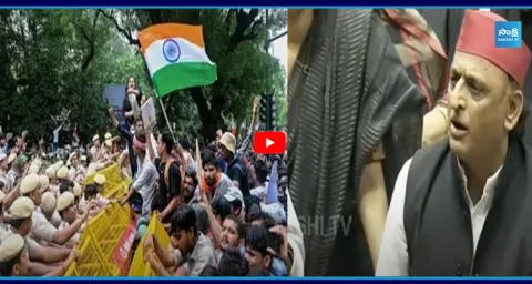 Akhilesh Yadav Serious On Delhi Police  1