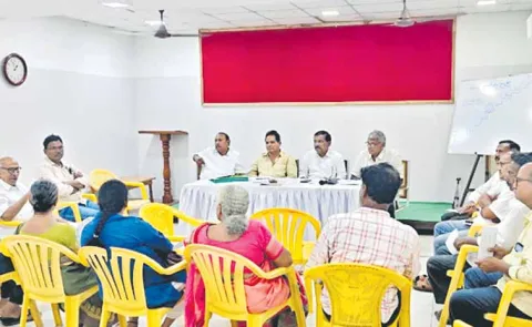 Farmers meeting expresses concern over ring road