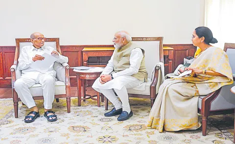 Sharad Pawar, Supriya Sule Meet PM Narendra Modi