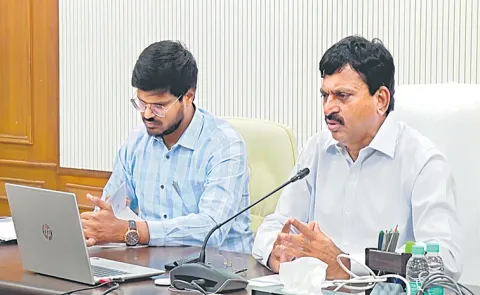 Ponguleti Srinivasa Reddy Comments On Indiramma Housing Scheme