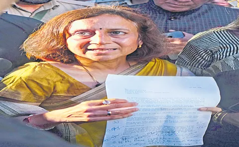 Gitanjali Angmo defends peaceful student protests