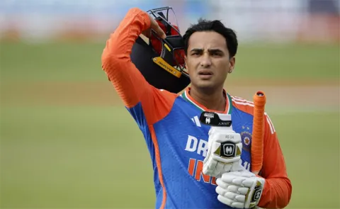 IND VS ZIM 2nd T20I: Abhishek sharma failure continues, out for 8 runs
