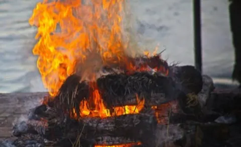 Gold Bead Hunt Cremation Ashes Stolen In Jagtial Malyala