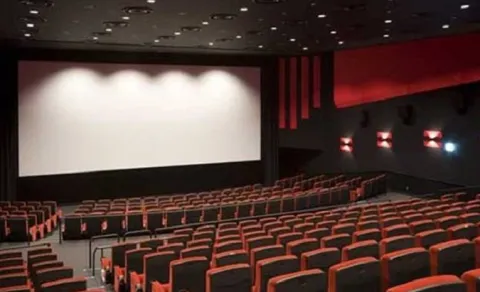 young man ends life in cinema theatre