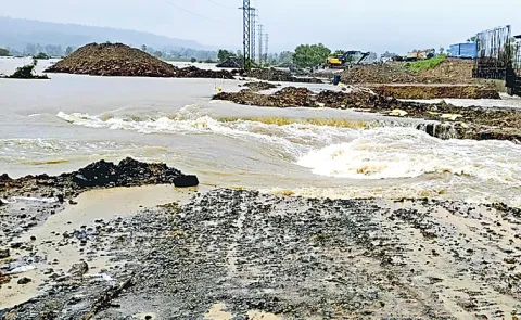 Heavy rain in many parts of Telangana