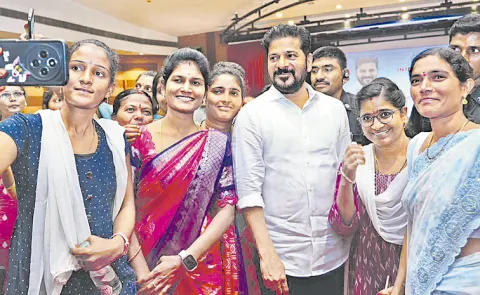 CM Revanth Reddy Interacts With Teachers Of Finland and Germany Exposure