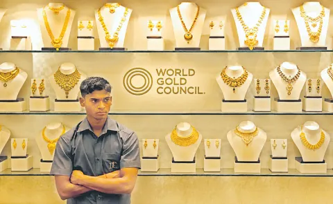 Global gold demand flat at 1,269 tonnes in April-June quarter