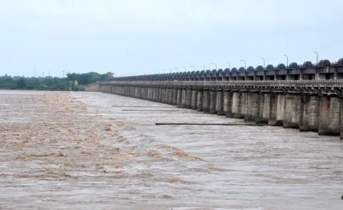 Heavy Floods in Godavari River at Dowleswaram Barrage