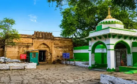 Muslims Can Offer Friday Prayers At Dargah Near Bhojshala Complex