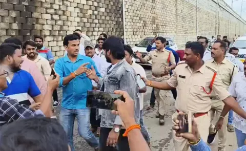 Janasena Supporters Over Action At Nakkapalli