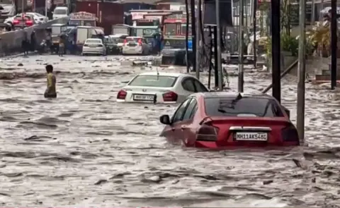 Mumbai Weather Update Heavy Rain IMD Issues Red Alert