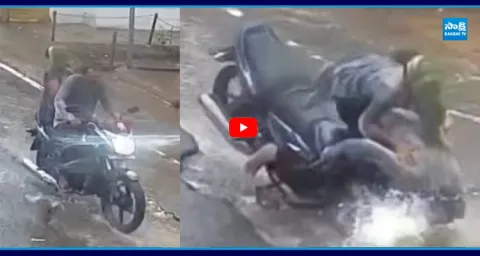  Video: Couple Falls Into Open Sewer Pit In Junagadh 1