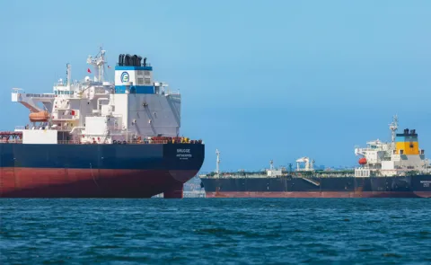 15 India-bound ships carrying urea and DAP and sulphur cross Hormuz