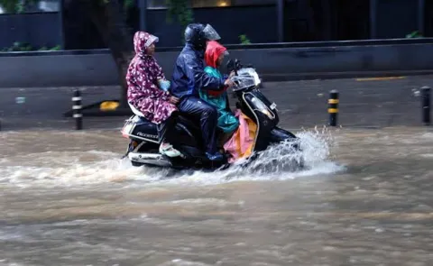Six Killed In India's Mumbai Rains