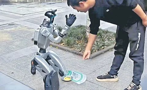 Video Shows Humanoid Robot Begging In China Claims It Has No Money To Recharge