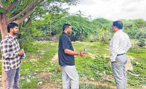 Officials inspect Munaganur lands