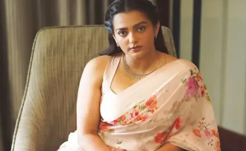 Parvathy Thiruvothu Sensational Comments On Malayalam Star Heroes