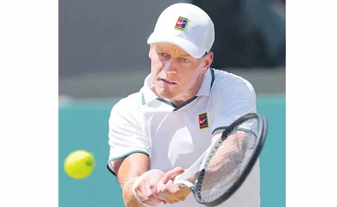 Jannik Sinner advances to Wimbledon mens singles semifinals